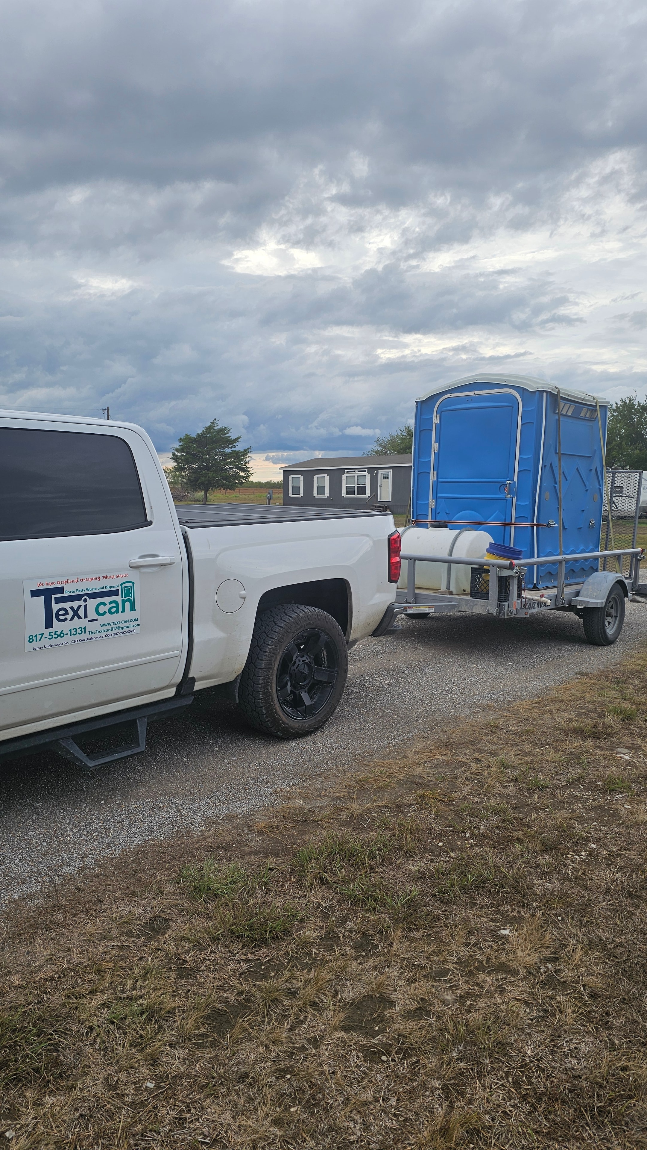 Texi_can truck at Union Pacific rail yard job site